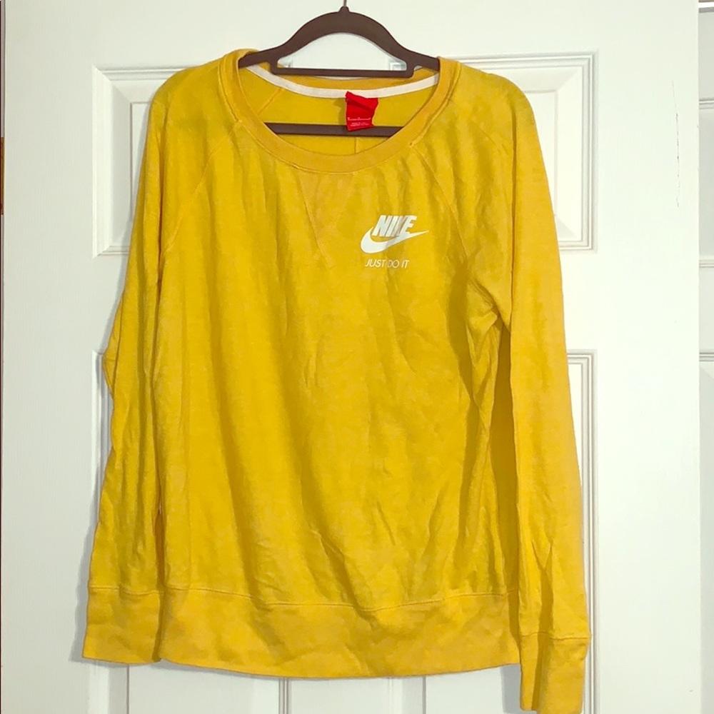 Nike Long Sleeved Shirt. Size Medium